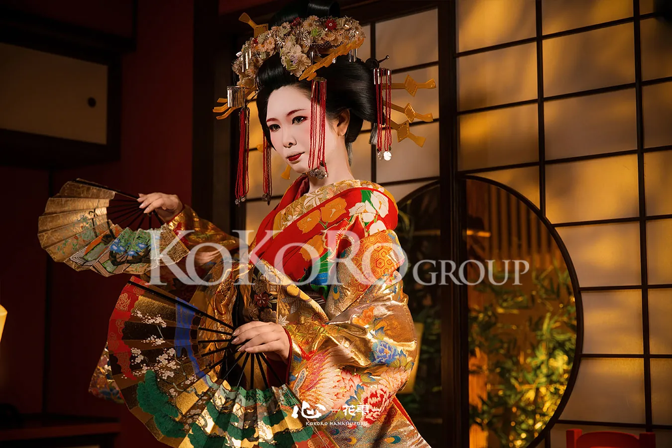 A tayu&rsquo;s dance, fan in hand