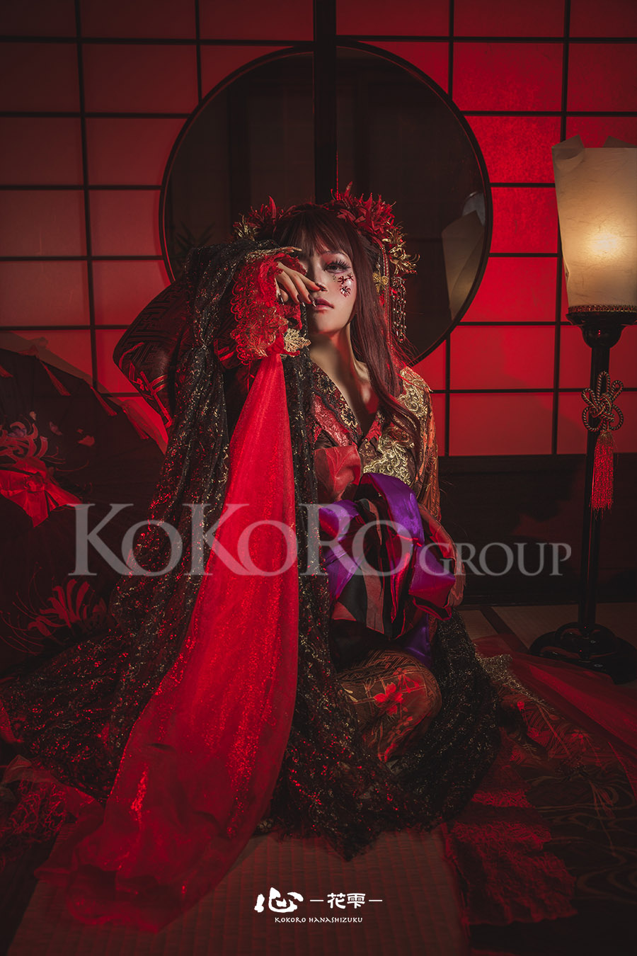 ゴールドラメを使用した彼花姫メイク