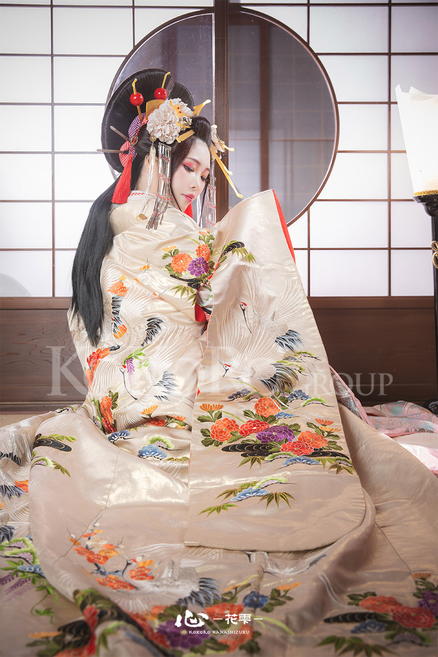 白無垢姿の古典花魁が佇む八朔をイメージした撮影