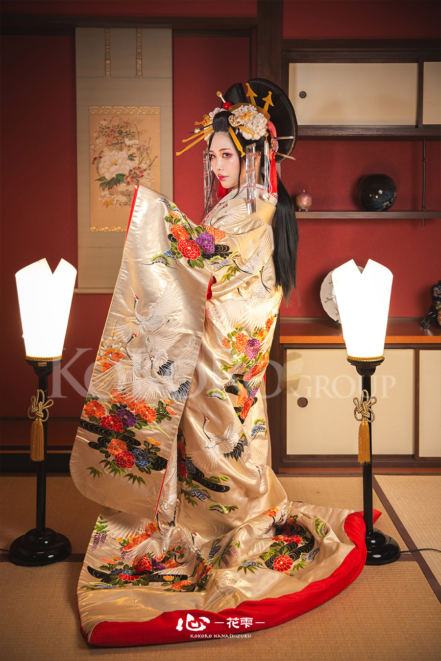 白無垢姿で佇む古典花魁の横顔