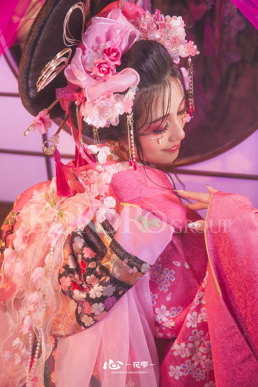 リボンの帯が印象的な雛結花魁の後ろ姿